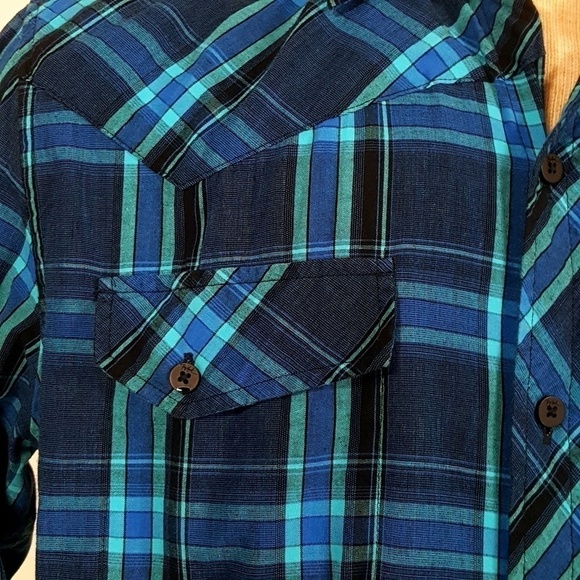 Men's blue plaid shirt size large. - Picture 4 of 5